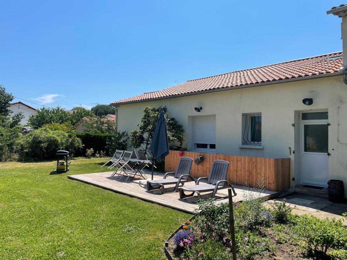 Aux Lagerstroemias Vila Bergerac Exterior foto